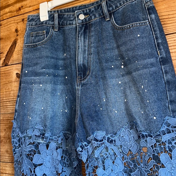 Micas Unique Floral Lace Overlay Denim Jeans NWT - Picture 4 of 13